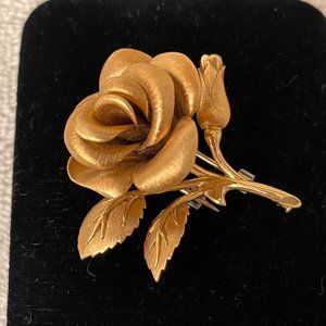 Antique Rare and Beautiful large scale Yellow Gold Rose Pin, Made in France